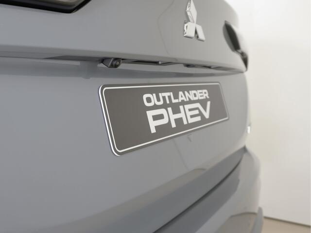 Mitsubishi OUTLANDER 2.4 PHEV First Edition | Head up | 20 inch | Direct leverbaar | 8 jaar garantie | Rijklaarprijs