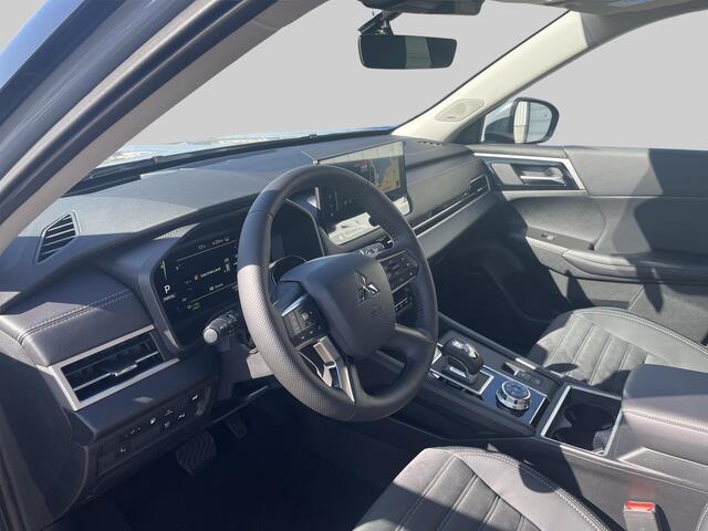 Mitsubishi OUTLANDER 2.4 PHEV First Edition Van ¤ 58.395,- voor ¤ 56.330,-