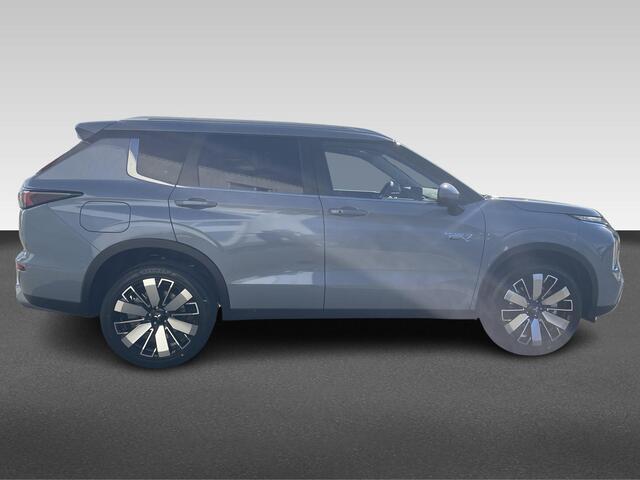 Mitsubishi OUTLANDER 2.4 PHEV First Edition Van ¤ 58.395,- voor ¤ 56.330,-