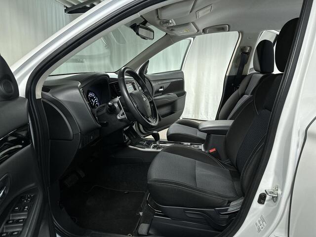 Mitsubishi OUTLANDER 2.0 Connect Pro Automaat | Navi
