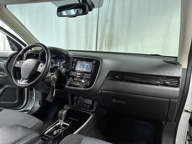 Mitsubishi OUTLANDER 2.0 Connect Pro Automaat | Navi