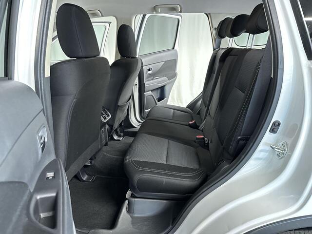 Mitsubishi OUTLANDER 2.0 Connect Pro Automaat | Navi