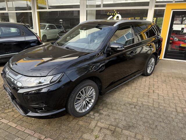 Mitsubishi OUTLANDER 2.4 PHEV Instyle NAVIGATIE CAMARA AIRCO ECC TREKHAAK LICHTM.VELGEN PARKERSENSOREN