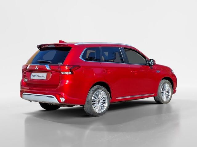 Mitsubishi OUTLANDER 2.4 PHEV Intense+ | LMV | 1500 kg Trekgewicht | Camera | Clima |