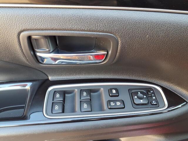 Mitsubishi OUTLANDER 2.4 PHEV Intense+ | LMV | 1500 kg Trekgewicht | Camera | Clima |