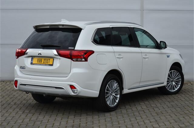 Mitsubishi OUTLANDER PHEV 2.4 INSTYLE 4WD | PLUG IN HYBRID | V2G | FULL OPTIONS | SCHUIFDAK | ADAPTIEF CRUISE | FABRIEKSGARANTIE TOT 21-04-2029* | ALL IN RIJKLAARPRIJS