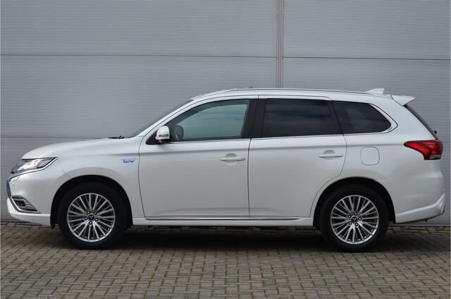 Mitsubishi OUTLANDER PHEV 2.4 INSTYLE 4WD | PLUG IN HYBRID | V2G | FULL OPTIONS | SCHUIFDAK | ADAPTIEF CRUISE | FABRIEKSGARANTIE TOT 21-04-2029* | ALL IN RIJKLAARPRIJS