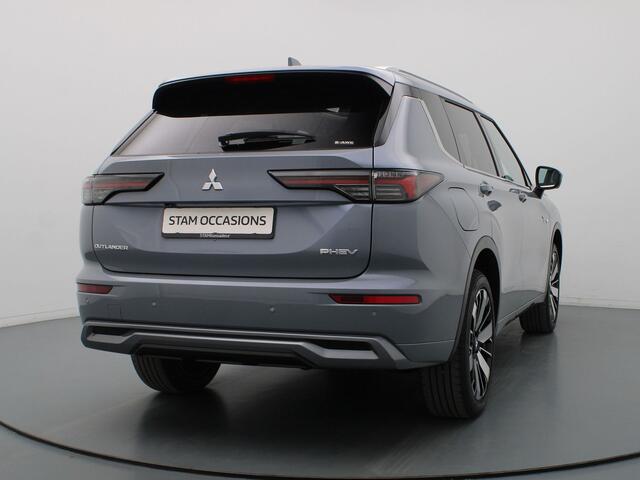 Mitsubishi OUTLANDER 2.4 PHEV Instyle Lederen bekleding | Navig | Rondomzicht Camera