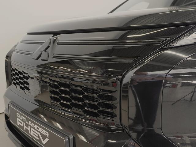 Mitsubishi OUTLANDER 2.4 PHEV Instyle Black Edition | Full Black | 20 inch | Full options | 8 jaar garantie