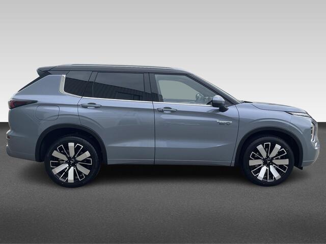 Mitsubishi OUTLANDER 2.4 PHEV Instyle+ Van ¤ 64.745,- voor ¤ 62.730,-