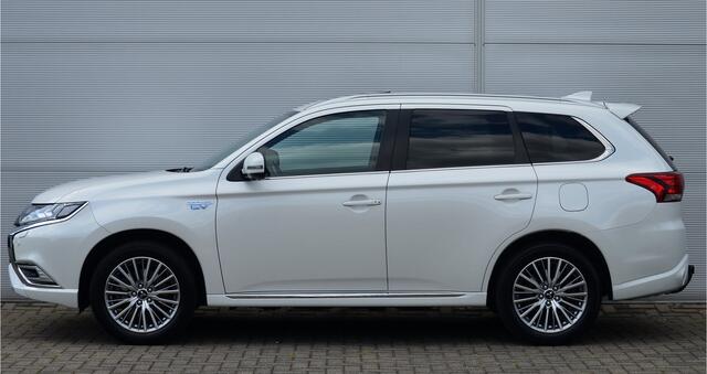 Mitsubishi OUTLANDER PHEV 2.4 INSTYLE 4WD | PLUG IN HYBRID | FULL OPTIONS | SCHUIFDAK | ADAPTIEF CRUISE | TREKHAAK 1500KG | FABRIEKSGARANTIE TOT 10-11-2029* | ALL IN RIJKLAARPRIJS