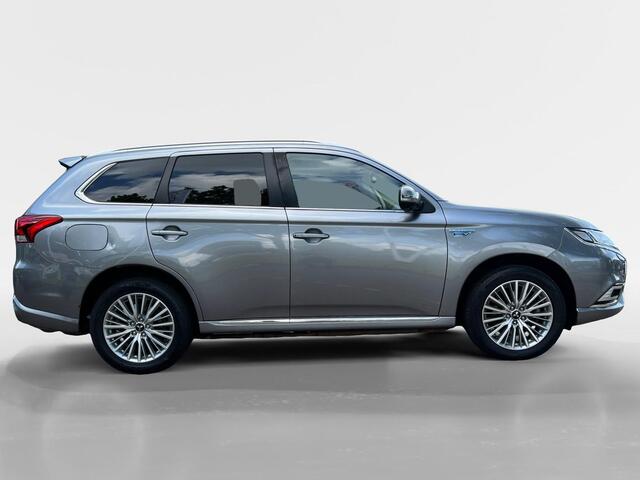 Mitsubishi OUTLANDER 2.4 PHEV Intense+ | CAMERAS | NL-AUTO | GARANTIE | TREKHAAK |