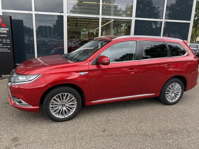 Mitsubishi OUTLANDER 2.4 PHEV Intense | Trekhaak | Standkachel
