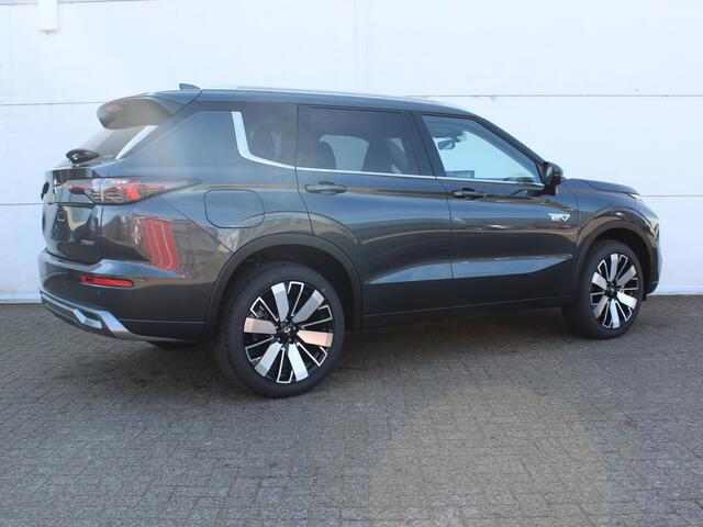 Mitsubishi OUTLANDER 2.4 PHEV First Edition / ¤3000,- Voordeel Op Nieuwprijs / Nieuw Model 2025 / Elektrische Range 86 KM WLTP / 1600KG Trekgewicht / 8 Jaar Fabrieksgarantie