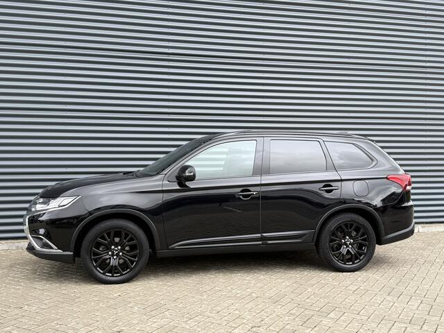 Mitsubishi OUTLANDER 2.0 Aut. 7-Persoons Black Edition Trekhaak/Open dak/Camera