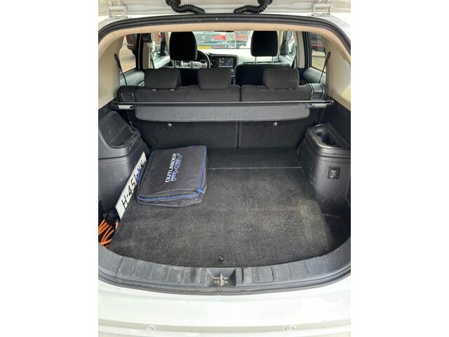 Mitsubishi OUTLANDER 2.4 PHEV PURE