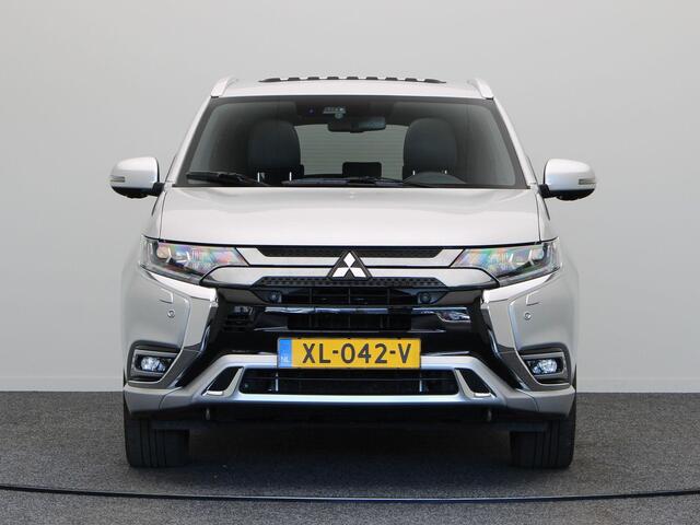 Mitsubishi OUTLANDER 2.4 PHEV Instyle | Leder | Panorama dak | Stoelverwarming |