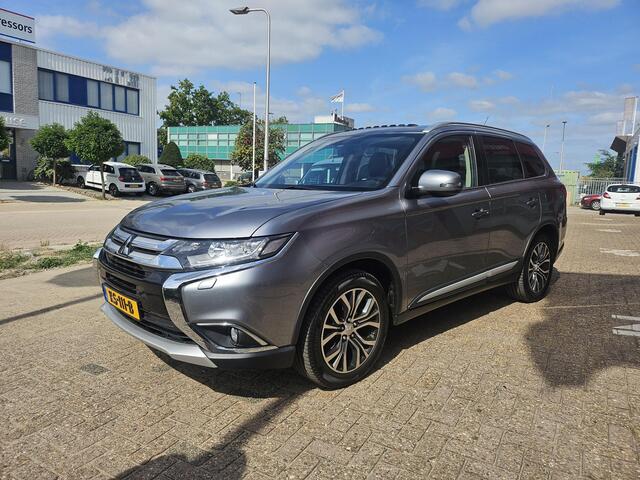 Mitsubishi OUTLANDER 2.0 Instyle 7p!