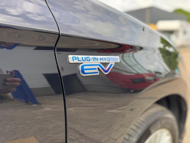 Mitsubishi OUTLANDER 2.4 PHEV Instyle + l PANO l 360 Camera l LEDER l Carplay