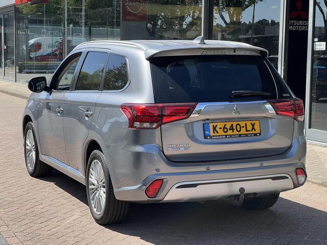 Mitsubishi OUTLANDER 2.4 PHEV Intense+ | Afneembare trekhaak | Carplay | Navigatie | Sunroof