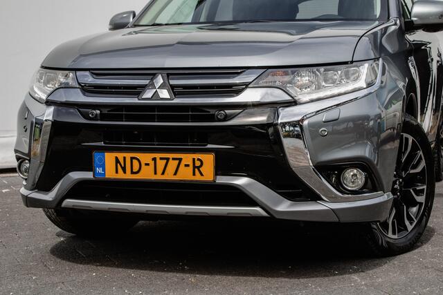 Mitsubishi OUTLANDER 2.0 PHEV instyle Lederen int./ Stuur + stoelverwarming/ Schuifdak/ Camera/ DAB/ Cruise control