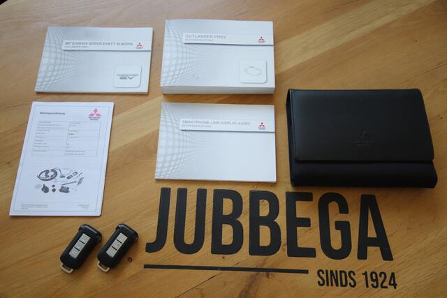 Mitsubishi OUTLANDER 2.4 PHEV Instyle Leder, e. achterklep, Trekhaak, 360 Camera