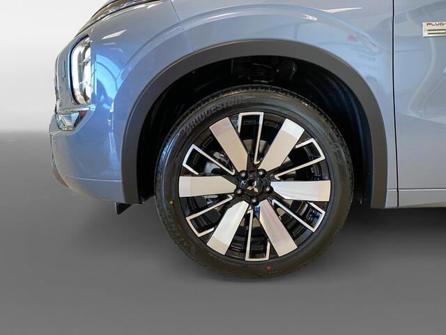 Mitsubishi OUTLANDER 2.4 PHEV Instyle | ¤2000 Voorraadkorting| Complete versie | Automatische achterklep | Stoel verwarming/ verkoeling | Schuif-kantel dak | 360 Camera |