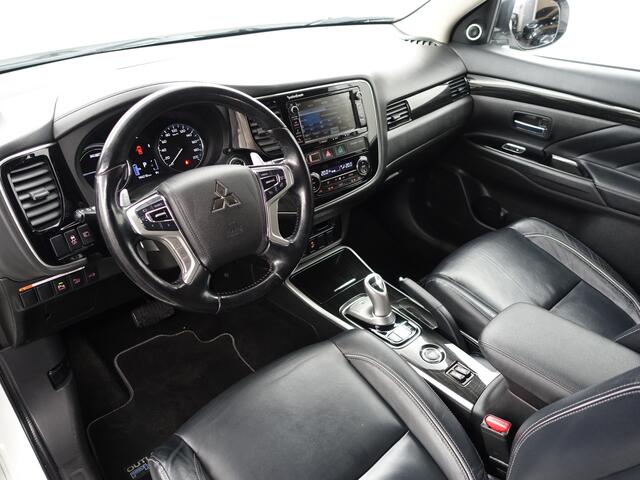 Mitsubishi OUTLANDER 2.0 PHEV 4WD instyle+ Aut- 360 Camera, Leder, Stuur/Stoelverwarming, Clima, Xenon Led