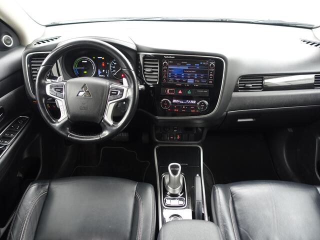Mitsubishi OUTLANDER 2.0 PHEV 4WD instyle+ Aut- 360 Camera, Leder, Stuur/Stoelverwarming, Clima, Xenon Led