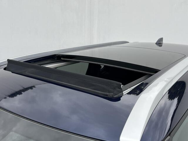 Mitsubishi OUTLANDER 2.4 PHEV Instyle Automaat / ¤3000,- Introductievoordeel / Elektrische Range 86 KM WLTP / Trekgewicht 1.600kg / 8 Jaar Fabrieksgarantie / HUD / Elektrisch Glazen Schuif- en Kanteldak / Elektrische Achterklep / Stuur- en Stoelverwarming / Stoelverkoeling /