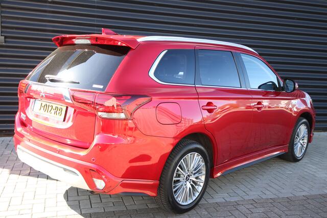 Mitsubishi OUTLANDER 2.4 PHEV Intense+ Sportpakket, Dealer O.H, Opendak, Red Diamond