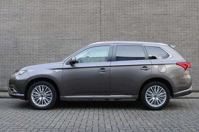 Mitsubishi OUTLANDER 2.4 PHEV Intense+ Automaat, Airco, CruiseControl, Trekhaak, LM 19"inch velgen, Dodehoekdetectie, Schuif/Kantel dak