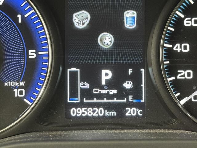 Mitsubishi OUTLANDER 2.4 PHEV Pure | Camera | Cruise control | Stoelverwarming |