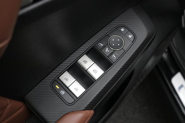 Mitsubishi OUTLANDER 2.4 PHEV Instyle+ / ¤4000,- Voordeel Op Nieuwprijs / Prijs is rijklaar / Nieuw Model 2025 / Elektrische Range 86 KM WLTP / 1600KG Trekgewicht / 8 Jaar Fabrieksgarantie / Full Option /