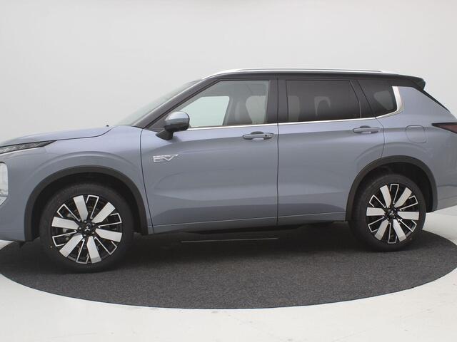 Mitsubishi OUTLANDER 2.4 PHEV Instyle+ / ¤4000,- Introductievoordeel / Rijklaarprijs / Elektrische Range 86 KM WLTP / 1600KG Trekgewicht / 8 Jaar Fabrieksgarantie / Two-Tone kleuren combinatie /