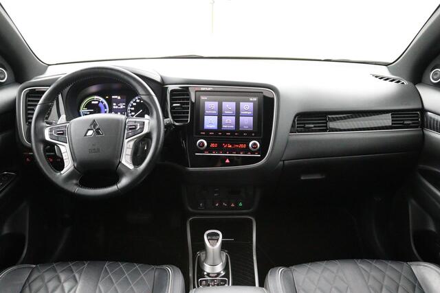 Mitsubishi OUTLANDER 2.4 PHEV Instyle Navi | Achteruitrijcamera