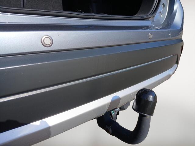 Mitsubishi OUTLANDER 2.0 Instyle | Camera | Trekhaak | Leder | Navigatie | Schuifdak | Elec. en verw. stoel |