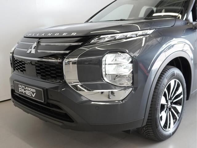 Mitsubishi OUTLANDER 2.4 PHEV Pure | 360 Camera | Standkachel | Navi | Clima | 8 jaar garantie!