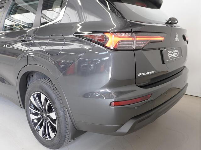 Mitsubishi OUTLANDER 2.4 PHEV Pure | 360 Camera | Standkachel | Navi | Clima | 8 jaar garantie!