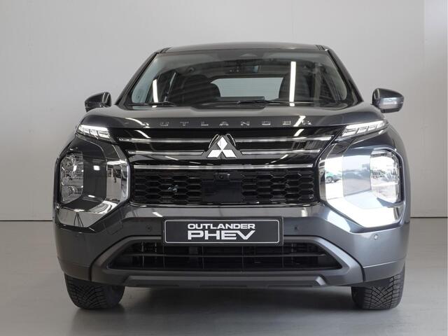 Mitsubishi OUTLANDER 2.4 PHEV Pure | 360 Camera | Standkachel | Navi | Clima | 8 jaar garantie!