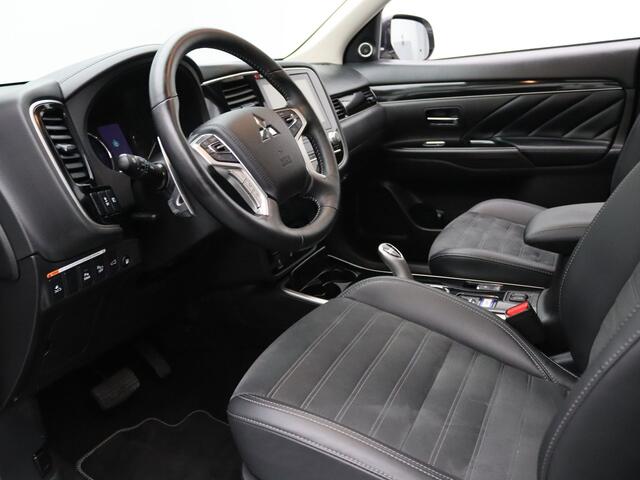 Mitsubishi OUTLANDER 225pk PHEV Intense+ Automaat 360° Camera | Cruise | Stoel-/stuurverw. | Trekhaak | Panoramadak
