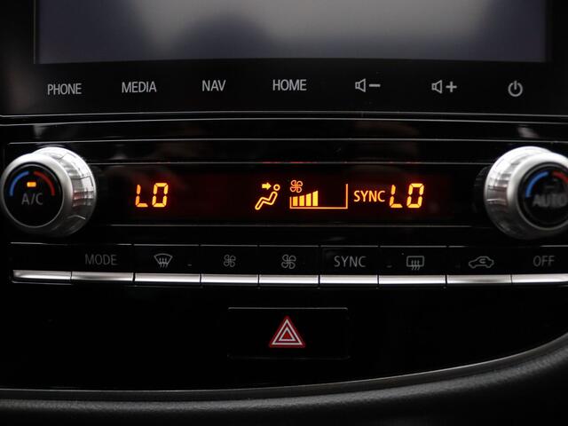 Mitsubishi OUTLANDER 225pk PHEV Intense+ Automaat 360° Camera | Cruise | Stoel-/stuurverw. | Trekhaak | Panoramadak