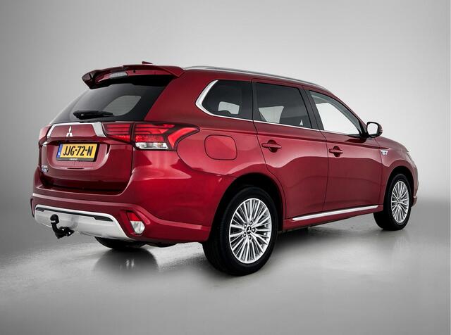 Mitsubishi OUTLANDER 2.4 PHEV Intense+ | Trekhaak | 18"