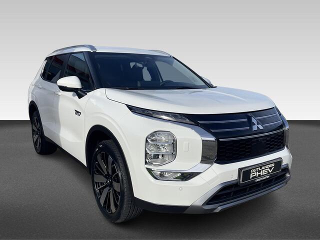 Mitsubishi OUTLANDER 2.4 PHEV First Edition Tot ¤ 4.000,- VOORDEEL!