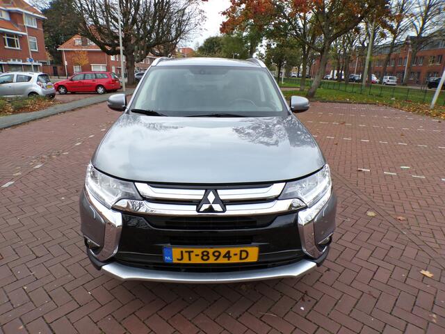Mitsubishi OUTLANDER 2.0 Executive Edition 7 PERSOONS BENZINE ORG KM MET NAP....