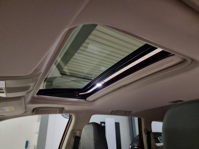 Mitsubishi OUTLANDER 2.4 PHEV Intense+ | Trekhaak | Open dak | Elektrische achterklep |