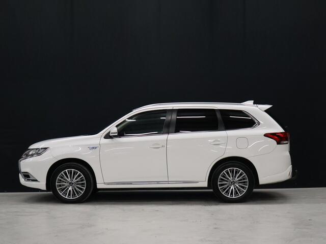 Mitsubishi OUTLANDER 2.4 PHEV Pure+ [TREKHAAK, CAMERA, CRUISE CONTROL, BLUETOOTH TELEFOON, STOELVERWARMING, FLIPPERS, AUTOMATISCHE AIRCONDITIONING, NIEUWSTAAT]