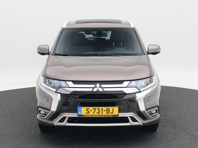 Mitsubishi OUTLANDER 2.4 PHEV S-Edition 135 Pk Automaat | Trekhaak | Panoramadak | 360° Camera | Volledig Zwart Leder | Adaptive Cruise | CarPlay | Elektrische Achterklep | 18 Inch