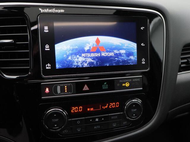 Mitsubishi OUTLANDER 2.4 PHEV S-Edition 135 Pk Automaat | Trekhaak | Panoramadak | 360° Camera | Volledig Zwart Leder | Adaptive Cruise | CarPlay | Elektrische Achterklep | 18 Inch