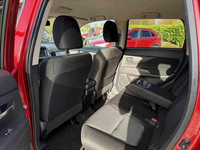 Mitsubishi OUTLANDER 2.0 Connect Pro Stoel- stuurverwarming | Trekhaak | 360 Camera